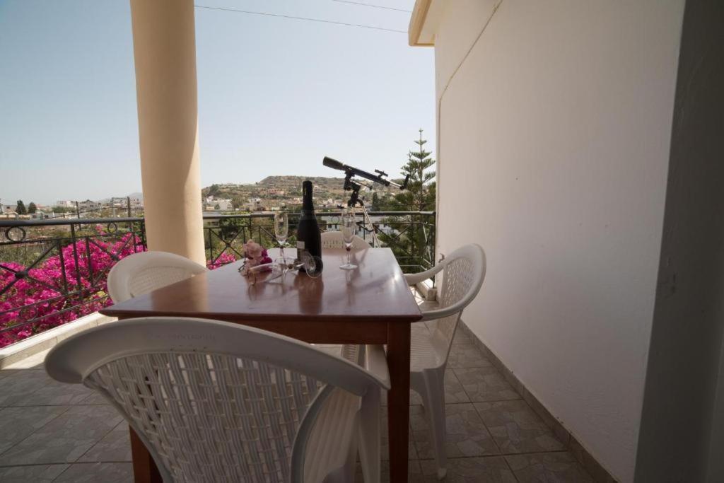 Bodikos Apartments Pitsidia Exterior foto
