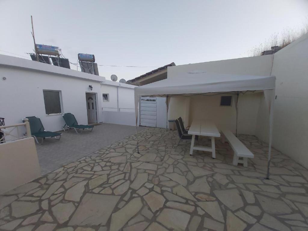 Bodikos Apartments Pitsidia Exterior foto
